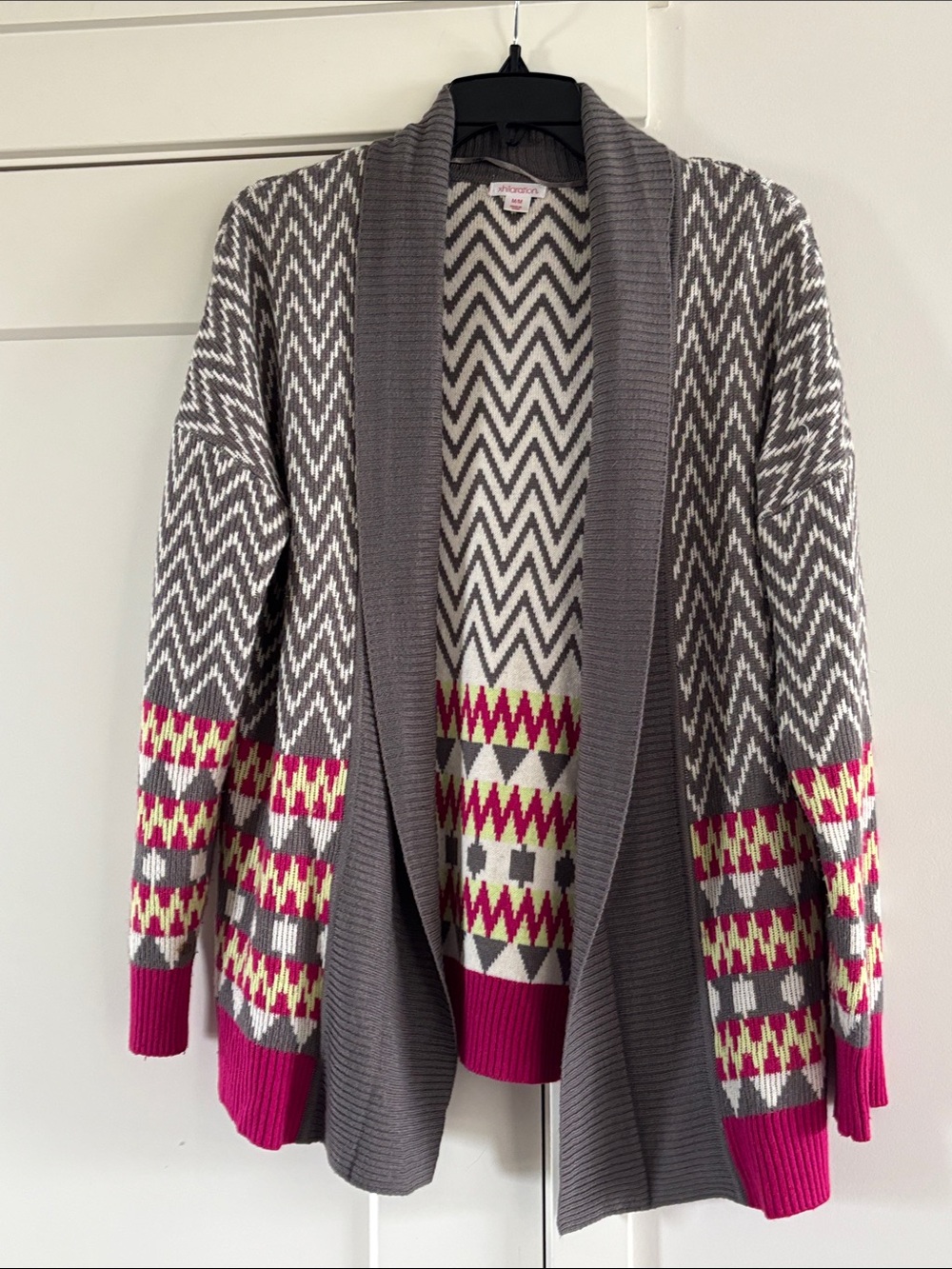 Xhilaration Gray, White & Hot Pink Patterned Open-Front Cardigan
